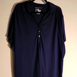 V-neck top with 3-button-down